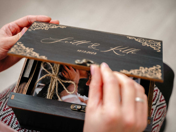 Scatola Portafoto in Legno Nero – Elegante Regalo Personalizzato per Fotografi di Matrimonio