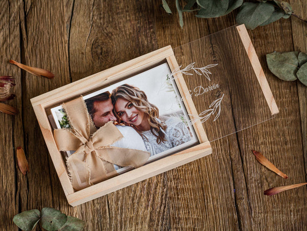 Maple Wood Box with Personalized Acrylic Lid for Wedding Photo