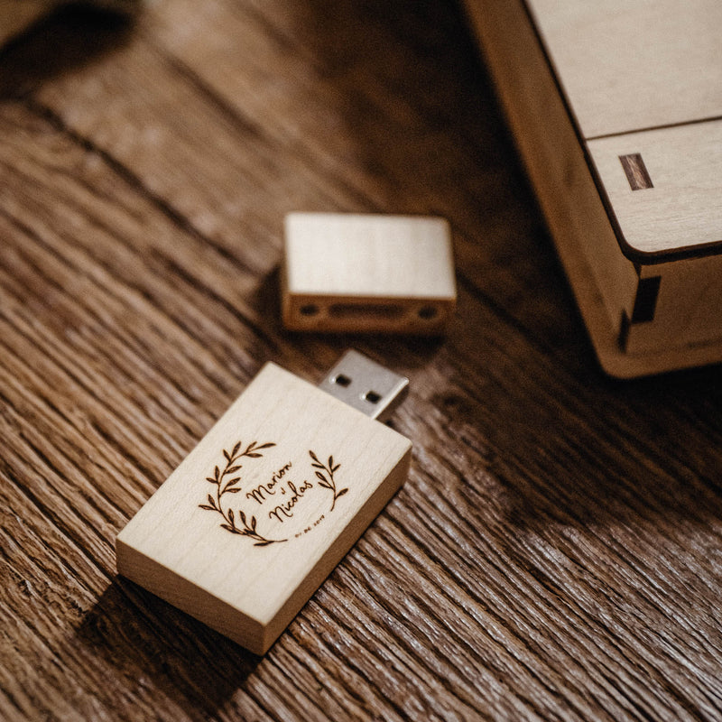 Personalized Wooden USB Flash Drive - Maple Finish with Engraving - NZHANDICRAFT