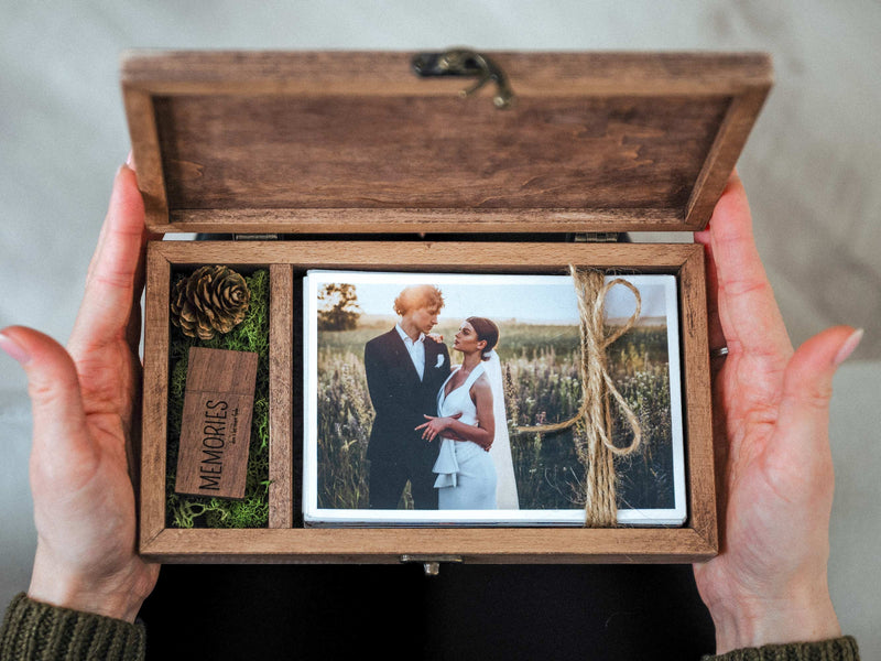 Scatola Portafoto Ricordo di Matrimonio con Chiavetta USB 3.0 in Stile Vintage